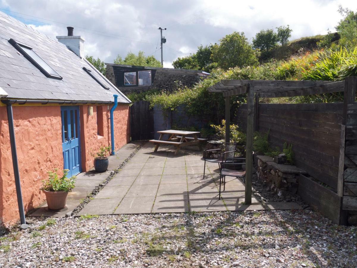 Blossom Cottage Lonmore Exterior photo
