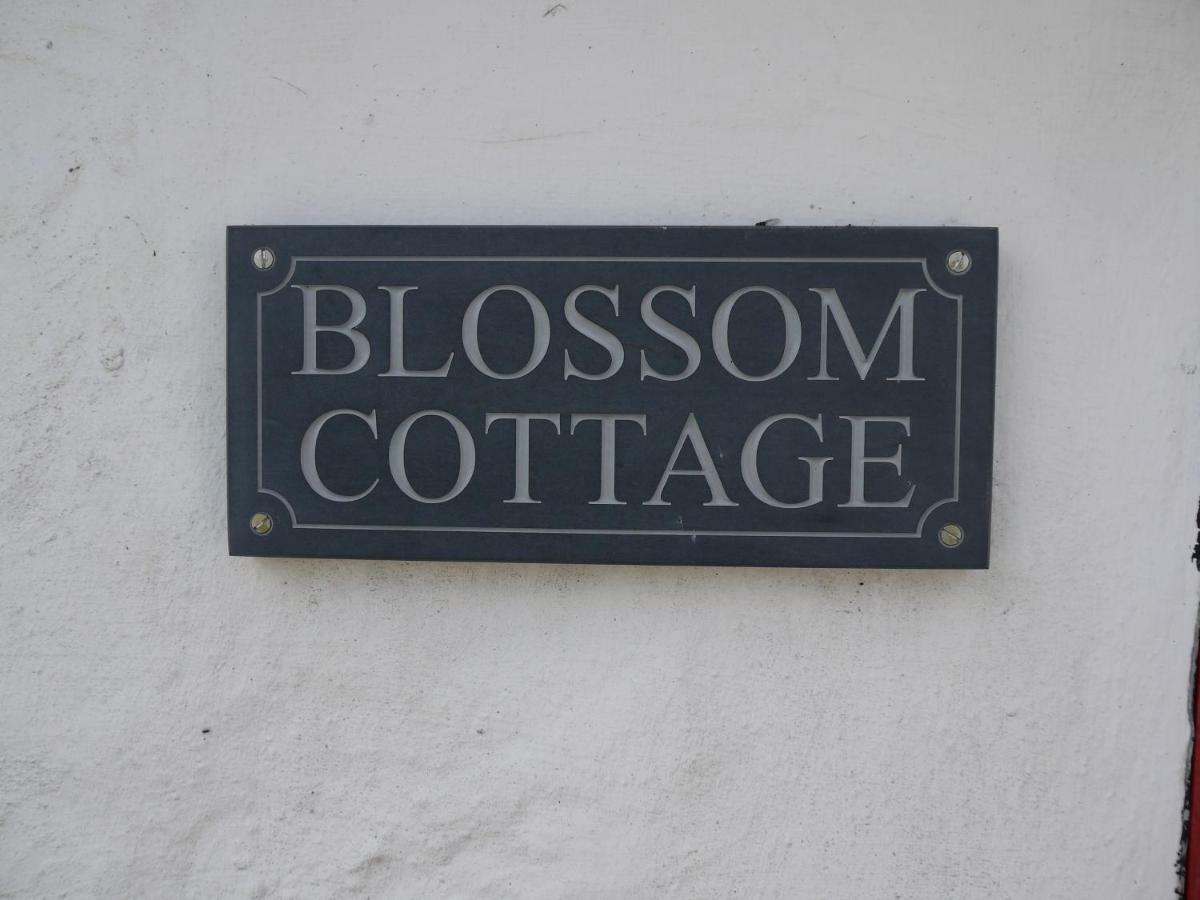 Blossom Cottage Lonmore Exterior photo